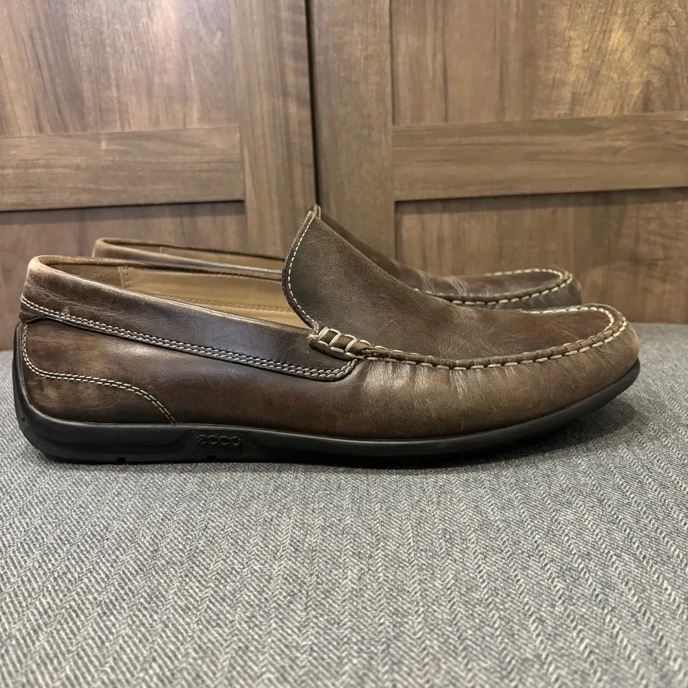 Ecco Classic Moc 2.0 Slip On Men's Brown Loafers Leather size 42 US 8-8.5